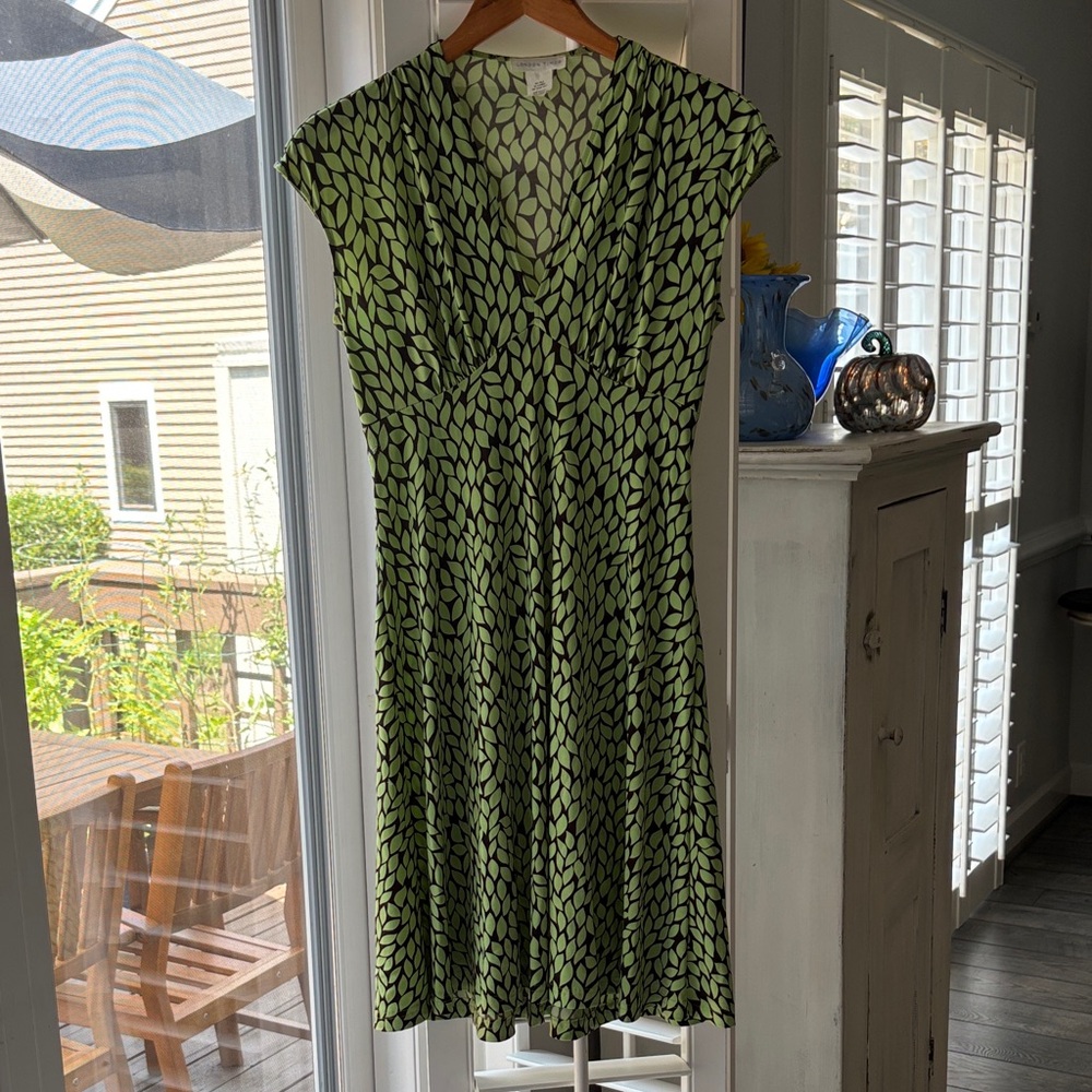 London Times Leaf Print Midi Dress - Green and Black